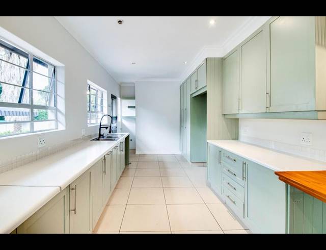 4 BEDROOM HOUSE FOR SALE IN WINDSOR GLEN